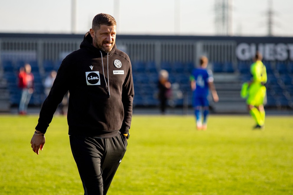 Tréner reprezentácie do 16 rokov Juraj Pekár po prípravnom zápase Slovensko U16 – Česko U16 v Dunajskej Strede (1.10.2024)