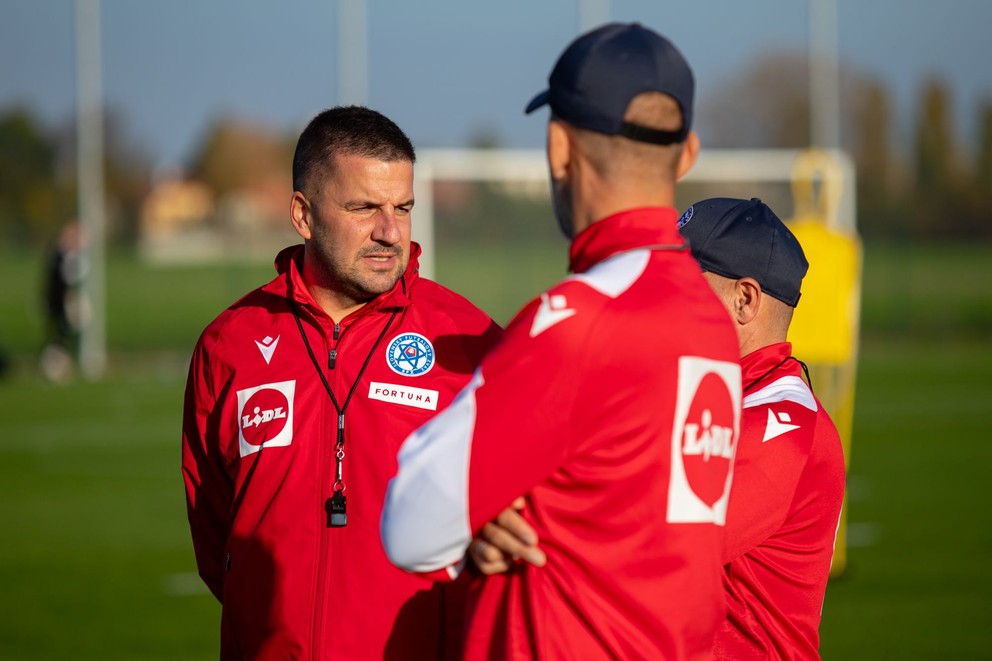 Tréner Martin Žamba na tréningu reprezentácie do 17 rokov v Šamoríne pred 1. fázou kvalifikácie ME 2025 (24.10.2024)