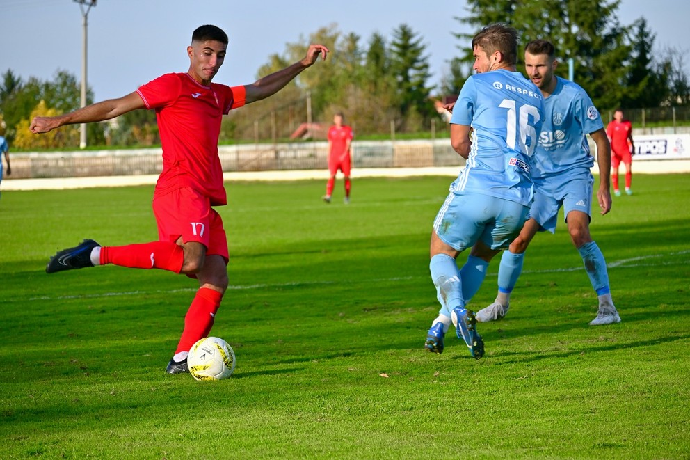 Kapitán FK Rača Juraj Štefanka dotiahol svoj tím na 3.mieste tabuľky TIPOS 3. ligy ZÁPAD.