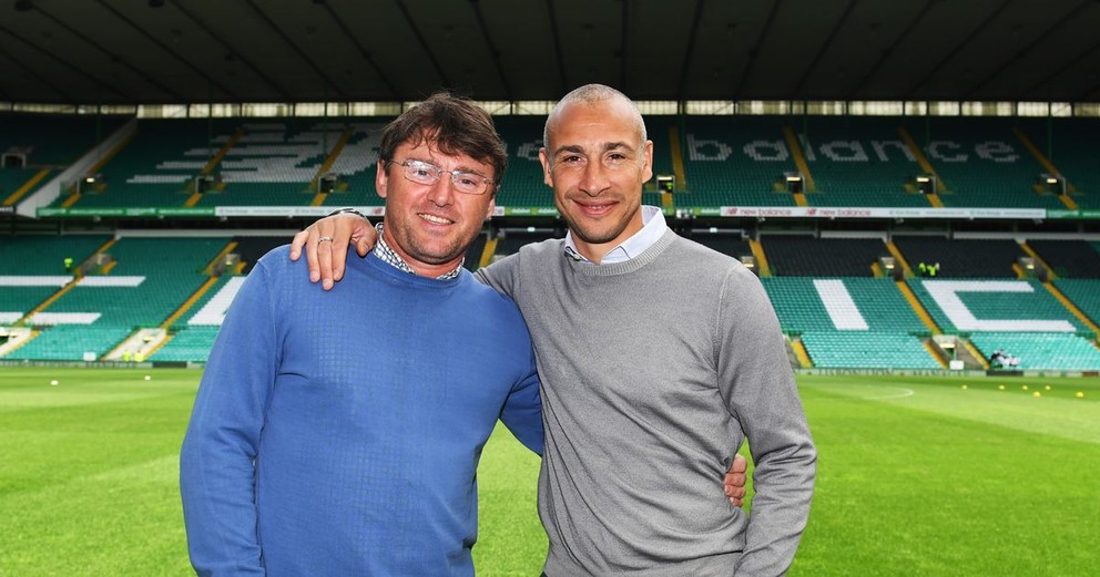 Dve legendy Celticu Glasgow - Ľubomír Moravčík a Henrik Larsson.