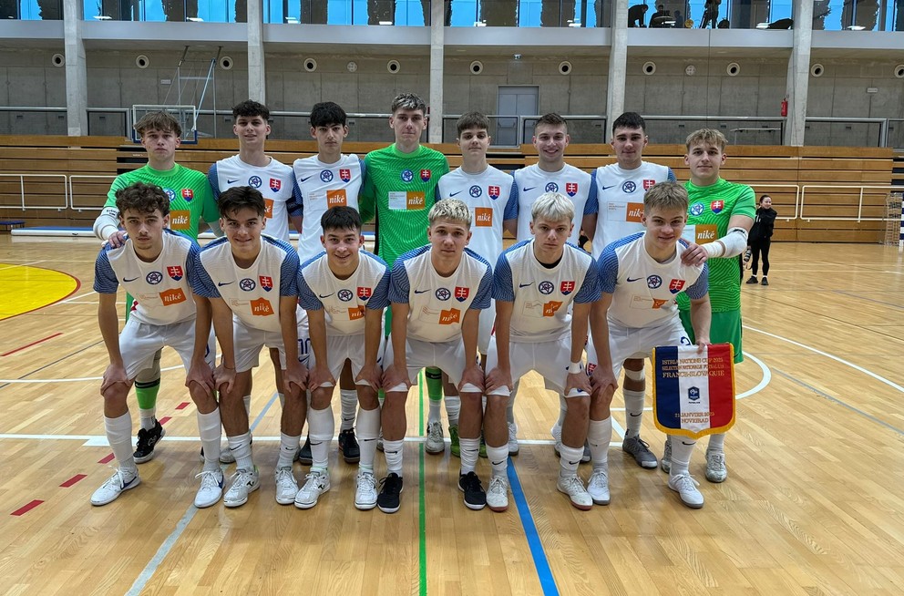 Slovenská futsalová reprezentácia do 19 rokov pred zápasom s Francúzskom U19 na turnaji v Chorvátsku (21.01.2025, Novigrad).