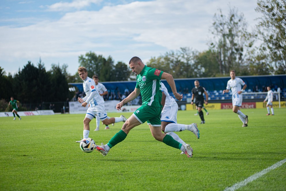 Kariére 23-ročného futbalistu nepomáhajú zranenia.