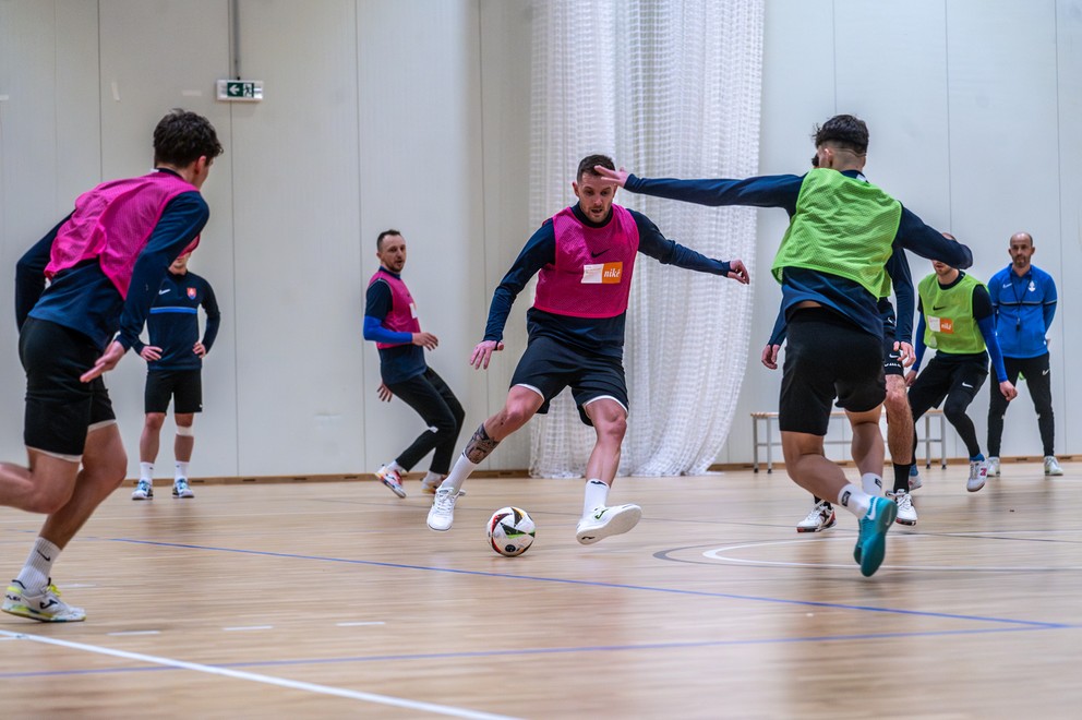 Snímka z tréningu futsalovej reprezentácie SR A v rámci prípravy na kvalifikačný zápas v Poľsku (30.1.2025, Šamorín).