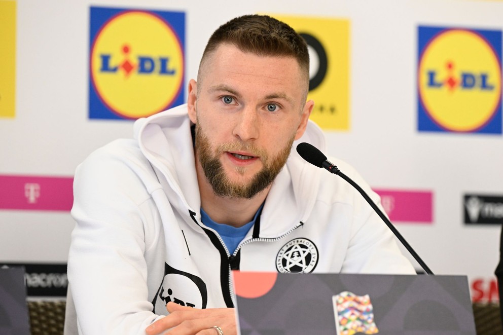 Na snímke Milan Škriniar počas tlačovej konferencie pred úvodným zápasom play off Ligy národov so Slovinskom 19. marca 2025 v Senci.