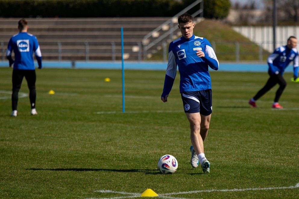 Adam Gaži na tréningu reprezentácie do 21 rokov v Šamoríne pred dvojzápasom s Nemeckom a Francúzskom (18.3.2025)