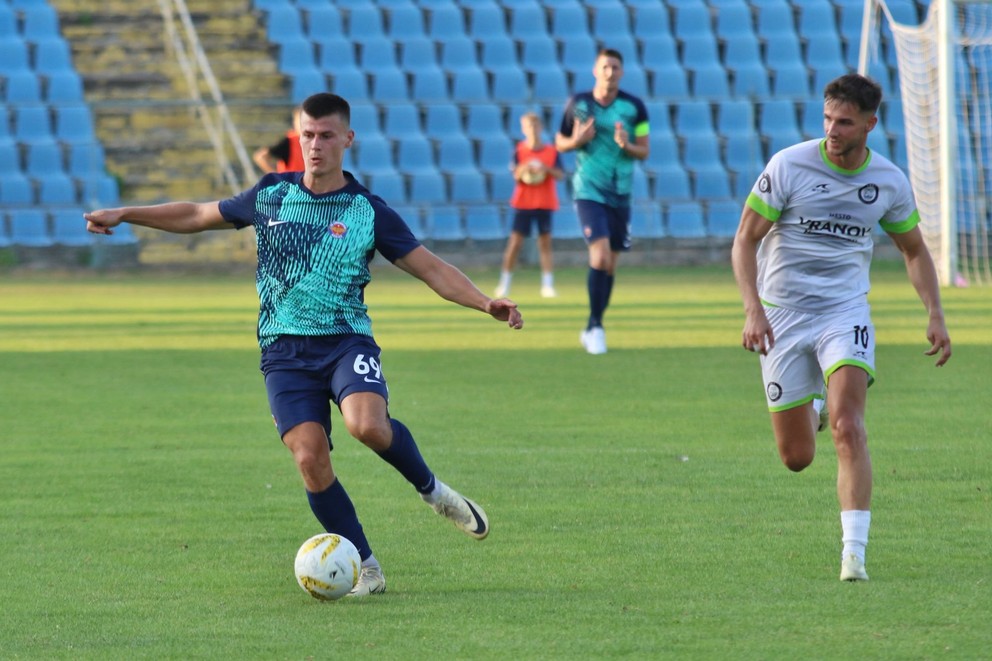 Škovran spája futbalovú kariéru so štúdiom na vysokej škole.