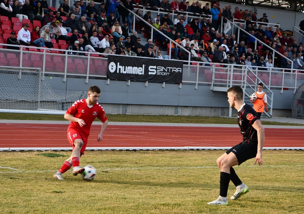 Mário Boris (vľavo) sa stal druhým strelcom v tomto ročníku súťaže, ktorý dosiahol hetrik. 