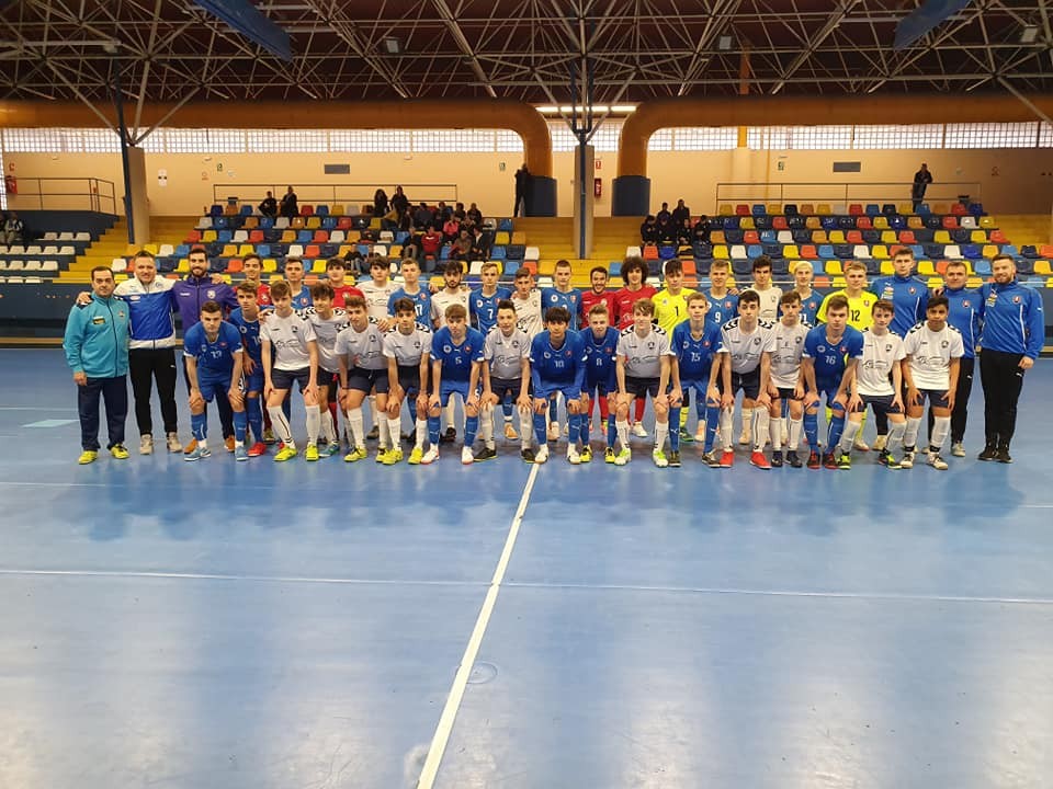 Spoločná fotografia repreztentácia Slovenska U18 a španielsky tím C.D. CIUDAD DE GUADALAJARA F.S. 