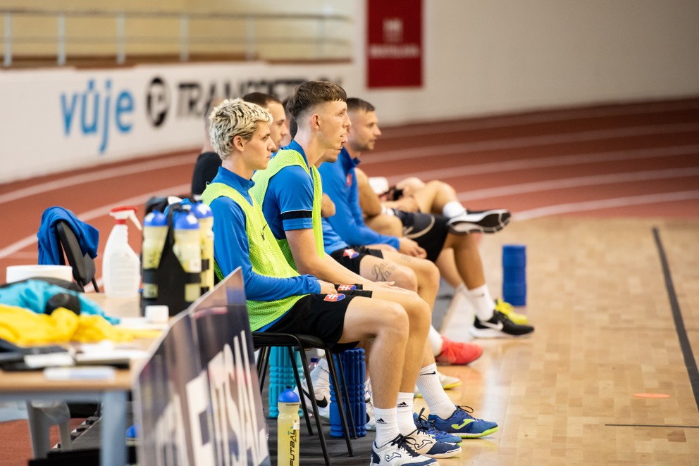 Futsaloví reprezentanti na tréningu počas podujatia Pre-World Cup Futsal Days v bratislavskej športovej hale Elán.