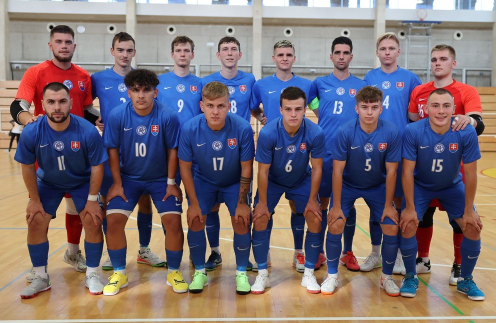 Reprezentácia Slovenska do 21 rokov pred zápasom proti Slovinsku na Umag Nations Cup 2021 v chorvátskom Novigrade 25. septambra 2021.