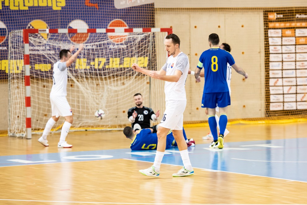 Tomáš Drahovský sa teší po strelení jedného zo štyroch do siete Bosny a Hercegoviny na turnaji 4Futsal Nations v Diplomat aréne v Piešťanoch.