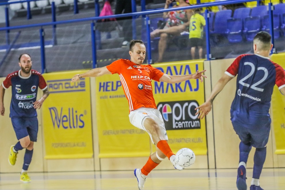 Gabriel Rick v drese Podpor Pohybu Košice v zápase proti maďarskej A' Studió Futsal Nyíregyháza.