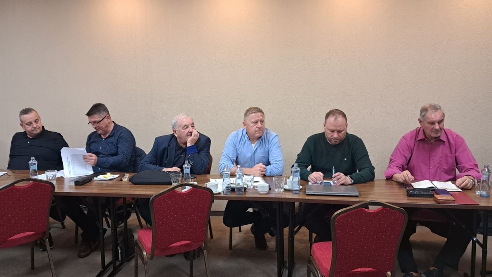 Zľava členovia VV SsFZ Ján Matonok, Marian Petrok, Vladimír Mušák, Igor Repa, Roman Horák a predseda SsFZ Stanislav Neuschl.