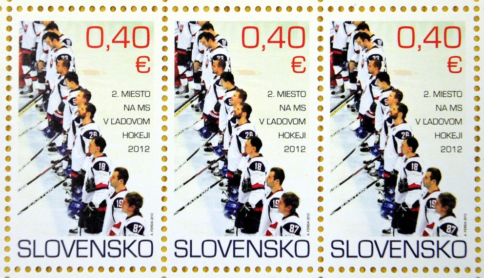 Pri príležitosti "strieborného" úspechu z majstrovstiev sveta v roku 2012 vydala Slovenská pošta špeciálnu známku s našimi reprezentantmi. 