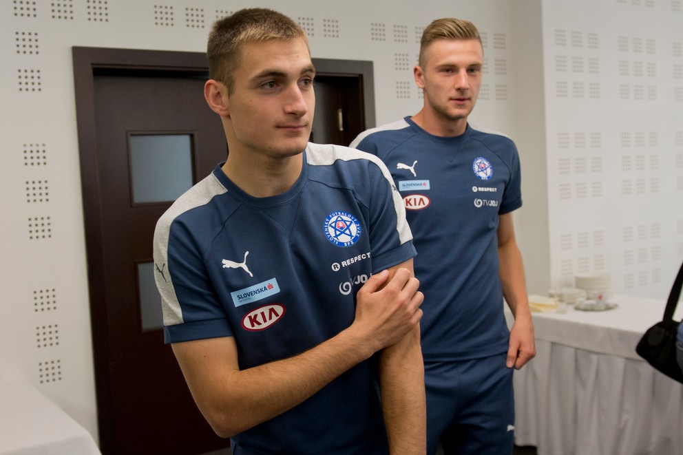 Matúš Bero (vľavo) a Milan Škriniar na zraze slovenskej futbalovej reprezentácie.