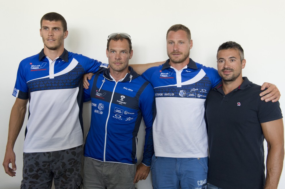 Na snímke - zľava Tibor Linka, Juraj Tarr, Erik Vlček a tréner Peter Likér.