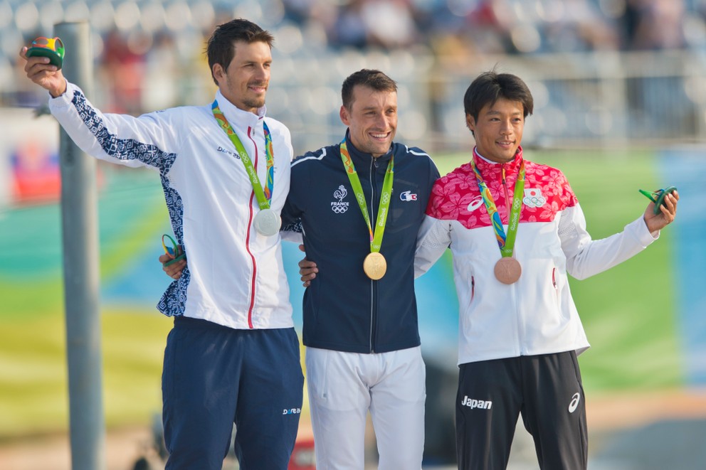 Mateja Beňuša zdolal len Denis Gargaud Chanut (v strede). Tretí skončil Japonec Takuya Haneda.