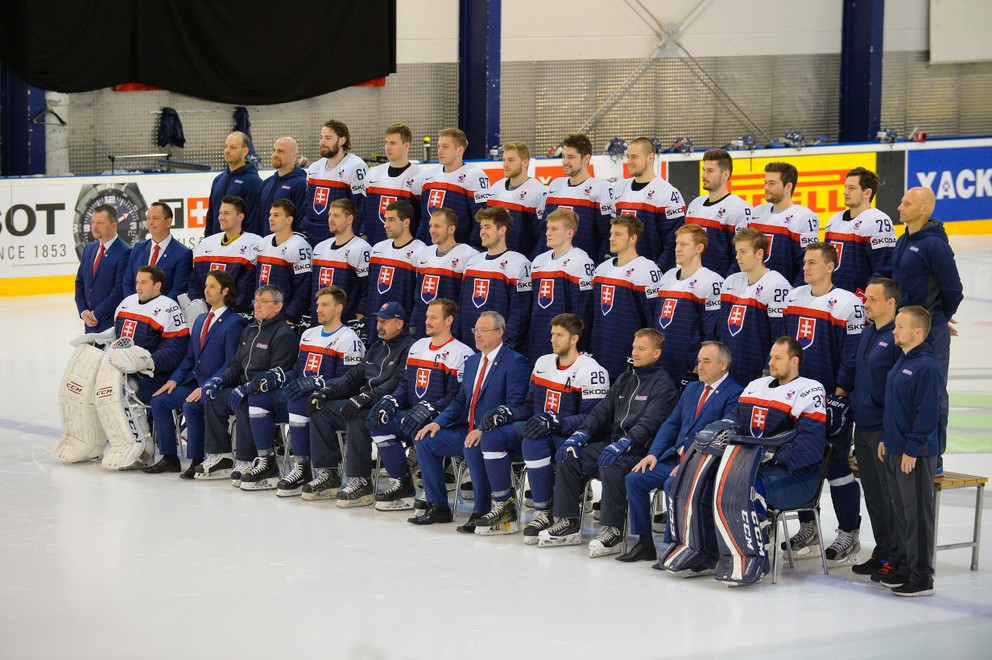 Na snímke slovenský tím počas oficálneho fotografovania na 81. majstrovstvách sveta v ľadovom hokeji.