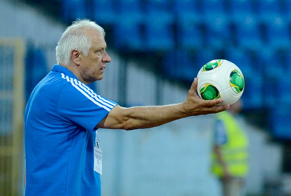 Dušan Galis ako tréner Slovana v roku 2013.