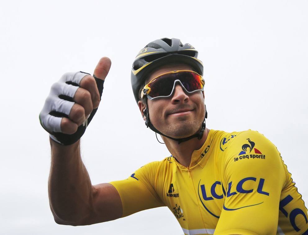 Peter Sagan nastúpil na Tour de France prvýkrát v kariére v žltom drese vedúceho pretekára.