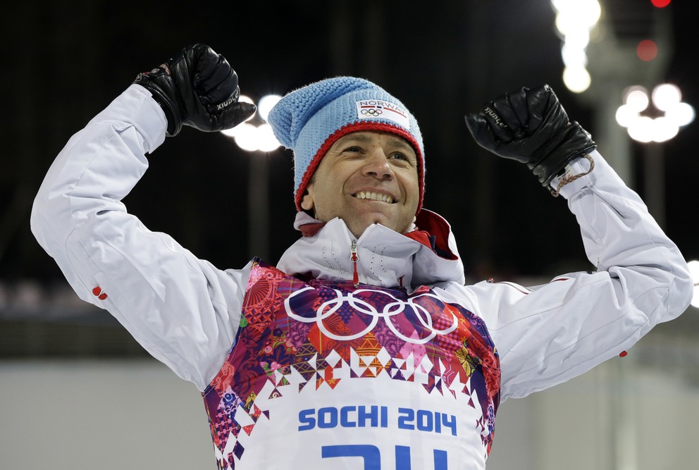 Ole Einar Björndalen sa teší zo zisku zlata na ZOH 2014. 