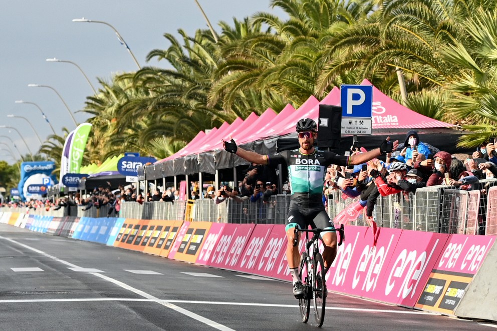 Peter Sagan vyhráva 10. etapu na Giro d'Italia 2020.