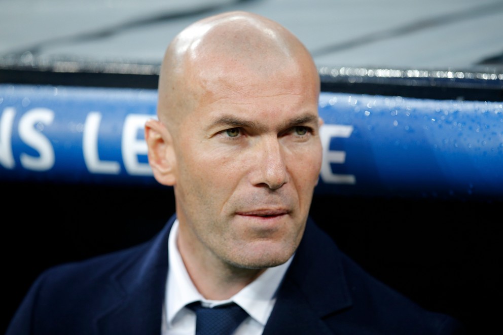 Zidane získal v prvej sezóne v pozícii trénera Realu Madrid ušatú trofej Ligy majstrov.