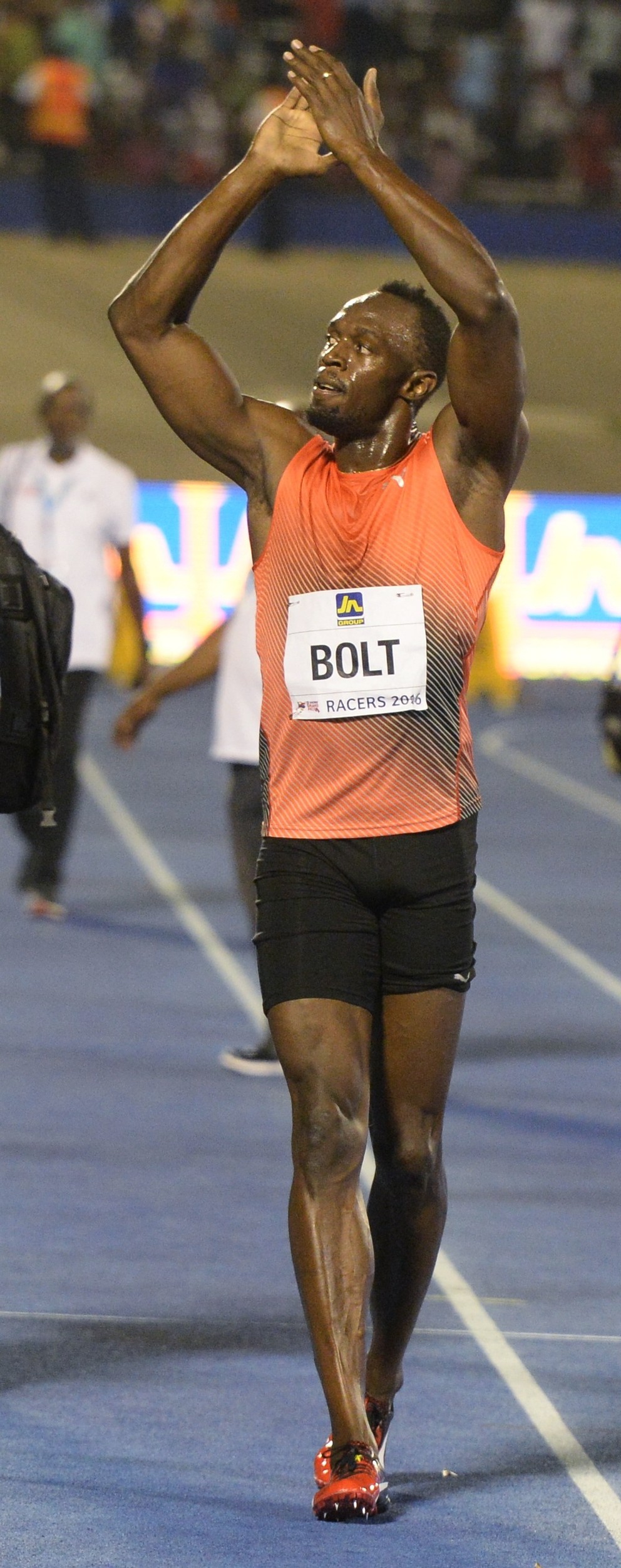 Usain Bolt sa tešil z víťazstva v Kingstone.
