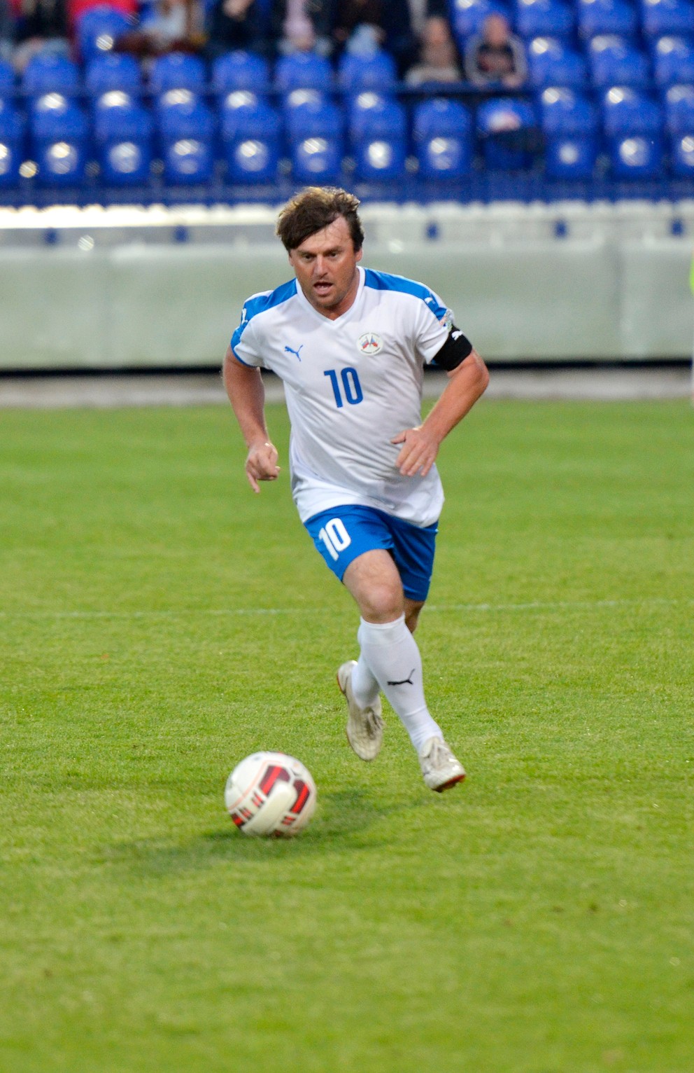 Techniku a futbalový kumšt nestratil Ľubomír Moravčík ani po skončení aktívnej kariéry.