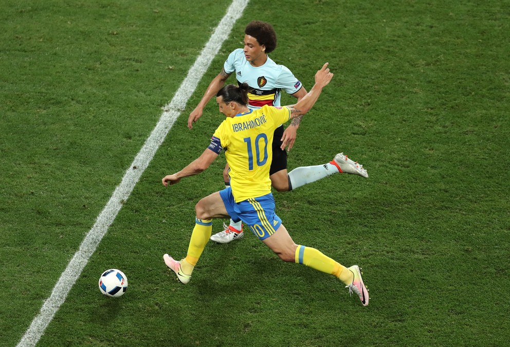 Zlatan Ibrahimovič (s číslom 10) sa stále márne snaží streliť gól.