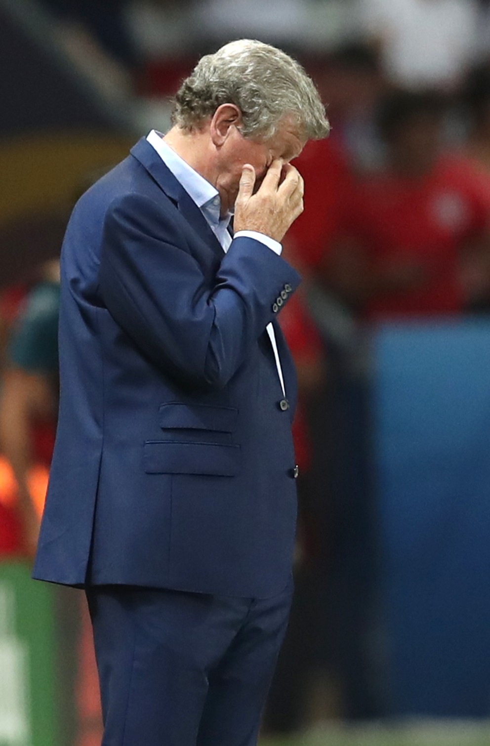 Roy Hodgson smúti po prehre Anglicka s Islandom.