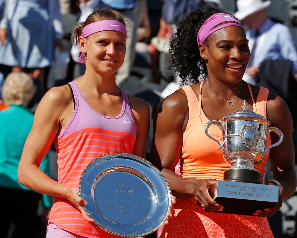 Vlani Šafářová (vľavo) neuspela vo finále Roland Garros.