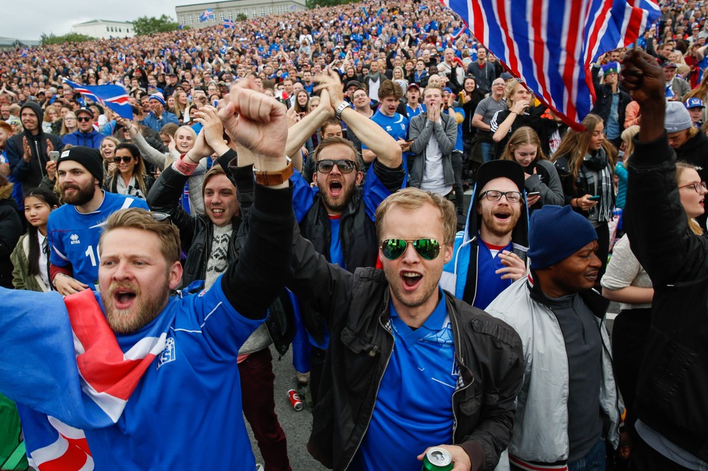 Island spôsobil aj doma futbalové šialenstvo.