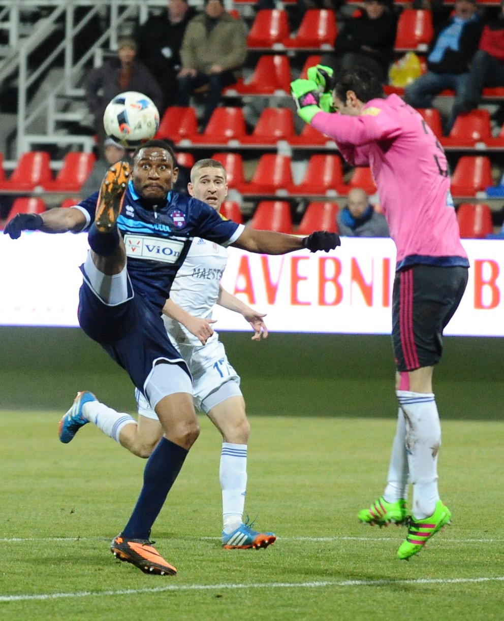 Darko Tofiloski (vpravo) po sezóne v Ružomberku končí.