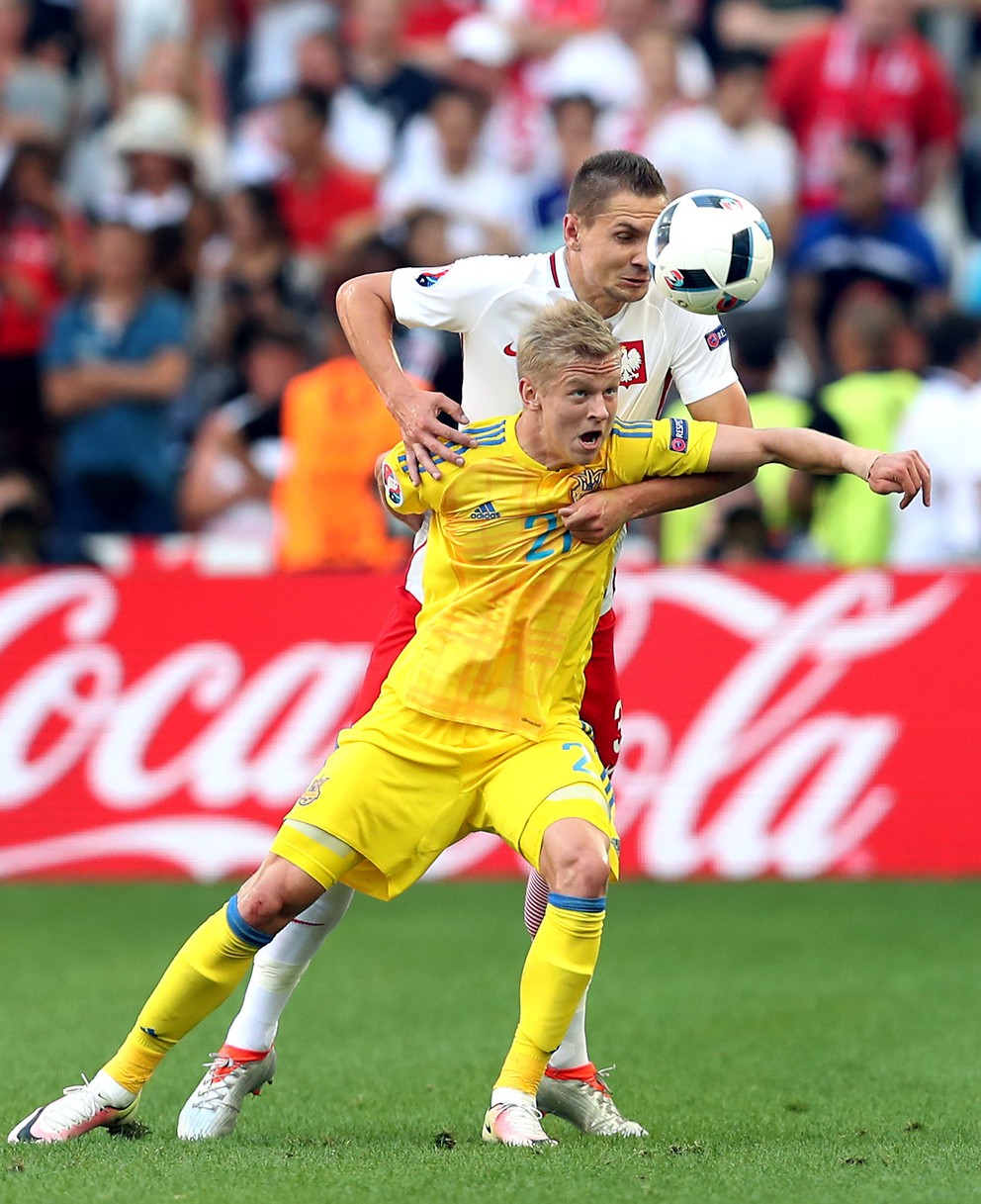 Zinčenko (v žltom) reprezentoval Ukrajinu aj na prebiehajúcom európskom šampionáte vo Francúzsku.