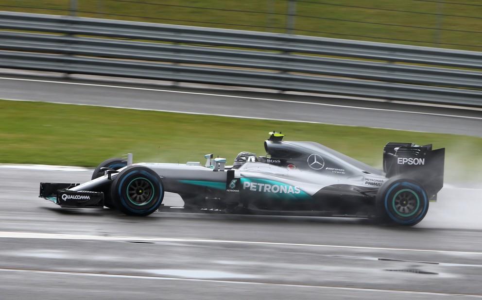 Nico Rosberg napokon finišoval na druhom mieste.