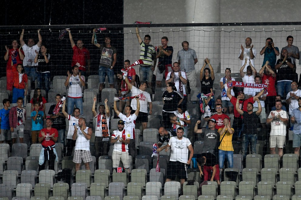 Trenčanov napokon podporovala len hŕstka priaznivcov.