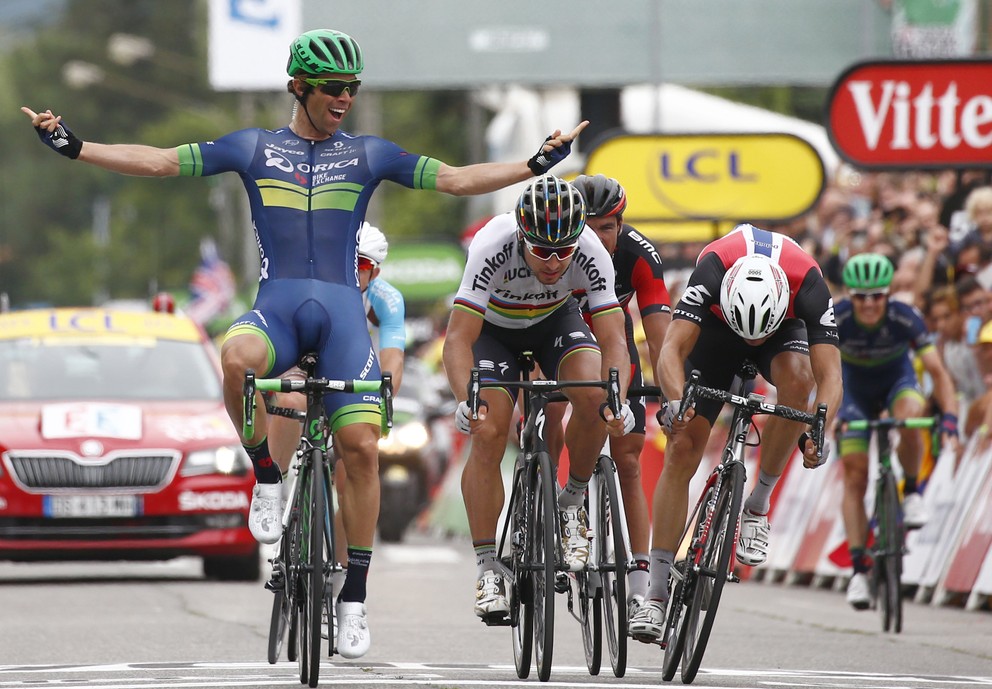 Michael Matthews (vľavo), ktorý v závere desiatej etapy tohtoročnej Tour zdolal vo finiši Petra Sagana, by mohol zamieriť do tímu Giant-Alpecin.