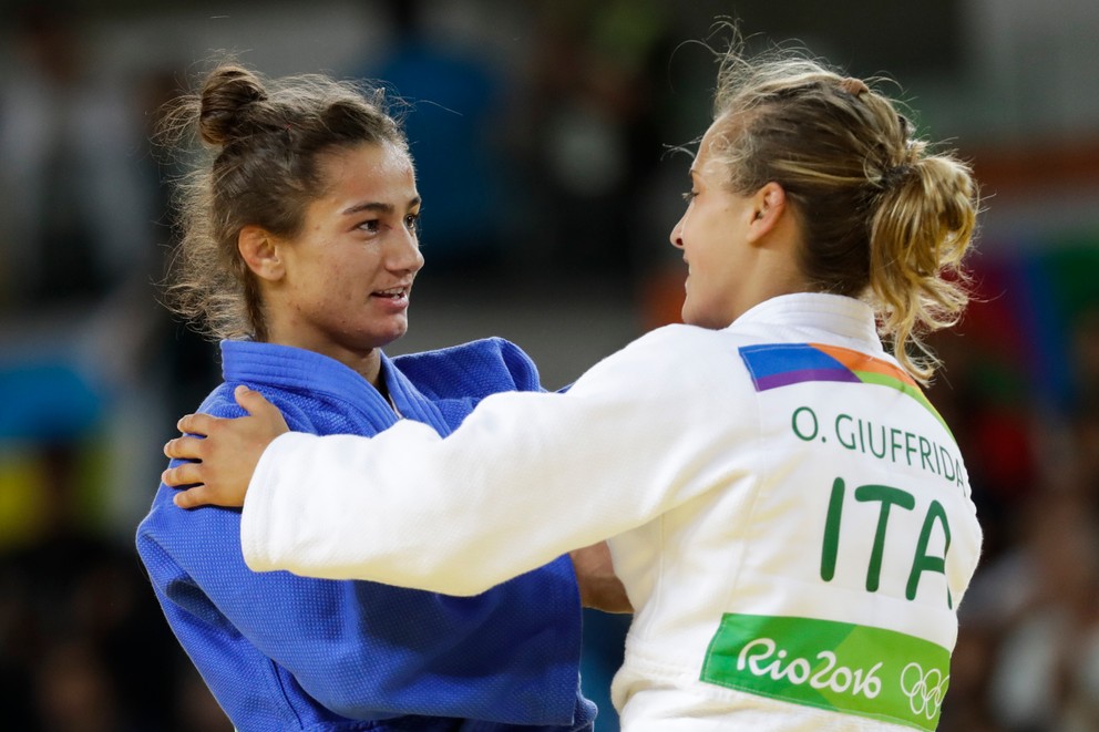 Majlinda Kelmendiová (vľavo) zdolala vo finále Odette Giuffridovú z Talianska.