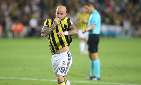 Miroslav Stoch v drese Fenerbahce žiari.