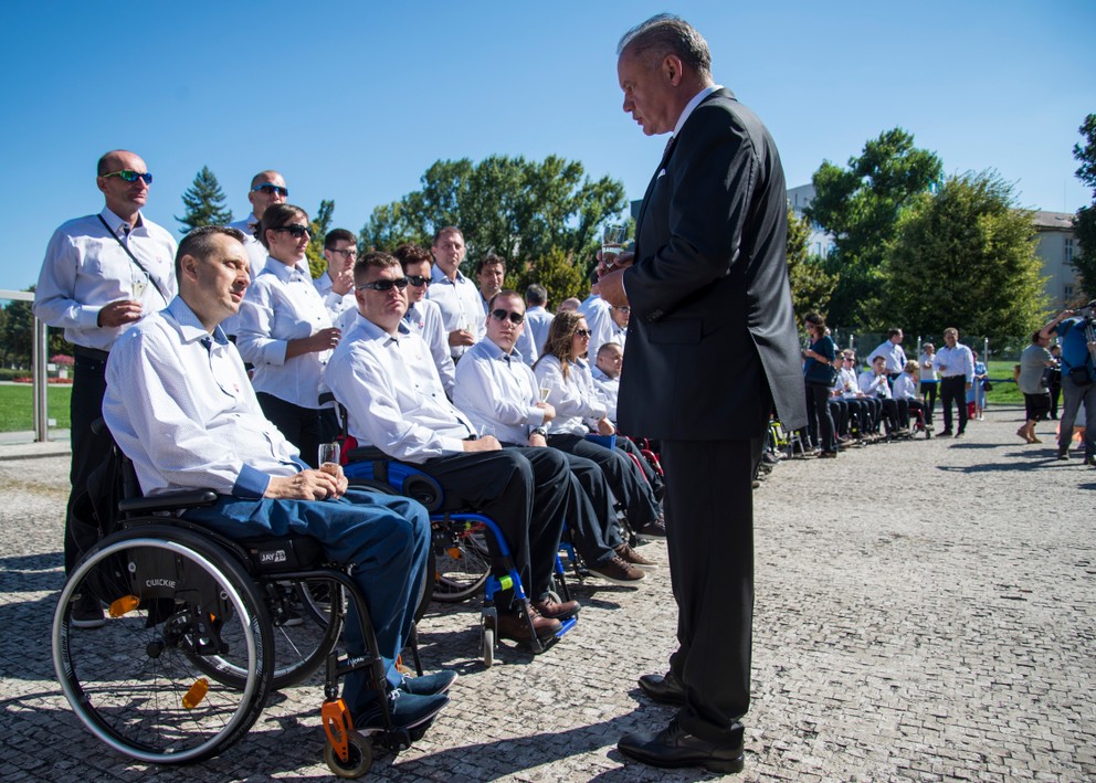Členovia paralympijského tímu zložili sľub do rúk prezidenta Andreja Kisku.