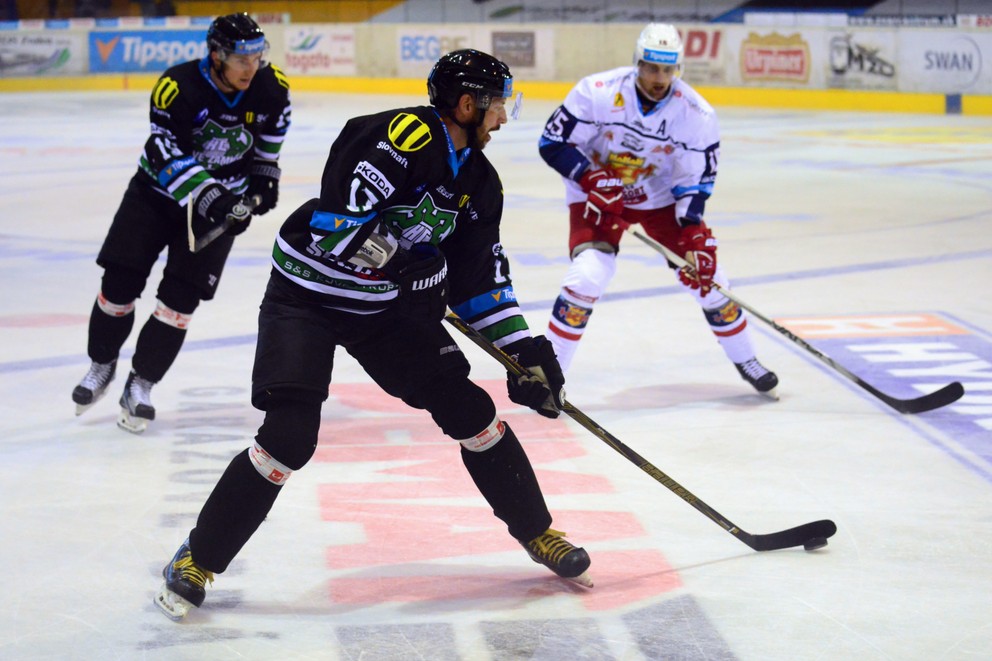 Brabenec (v popredí) hral hneď v prvom kole proti svojmu bývalému klubu.