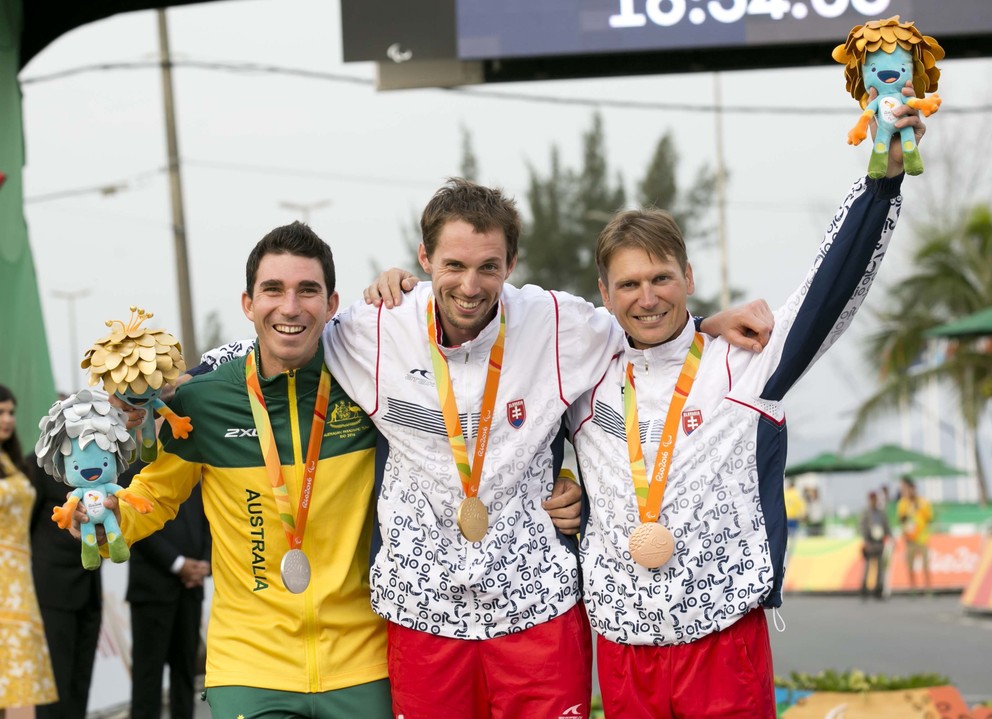 Na pódiu pre víťazov sa stretli hneď dvaja Slováci.