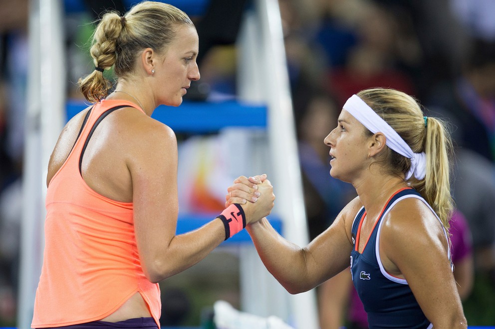 Dominika Cibulková (vpravo) a Petra Kvitová - obe finalistky z Wu-Chanu si v rebríčku polepšili.