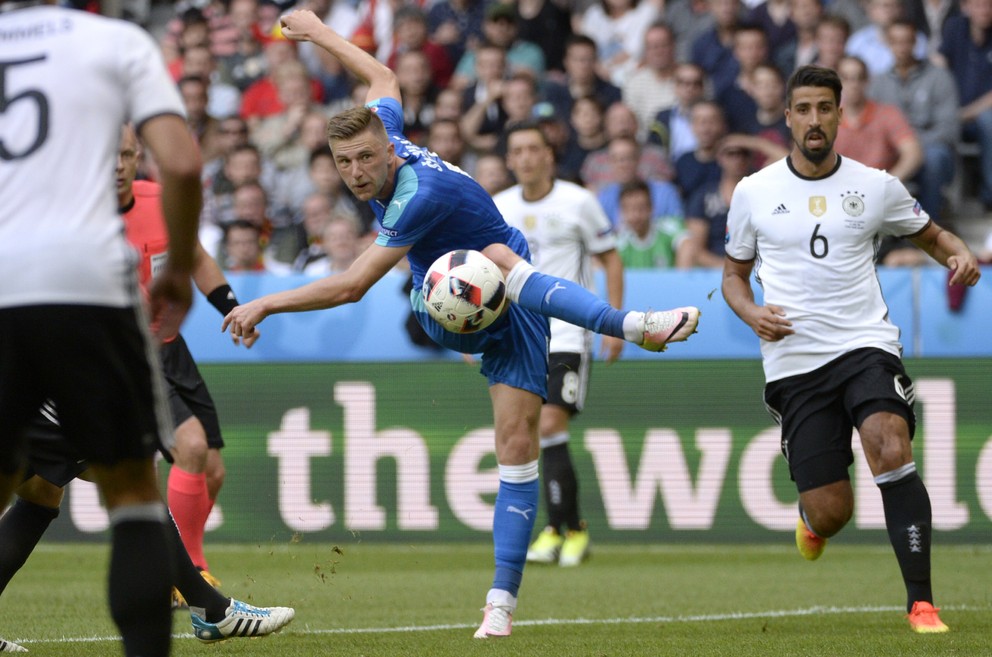 Milan Škriniar si v lete zahral na majstrovstvách Európy v osemfinále proti Nemecku.