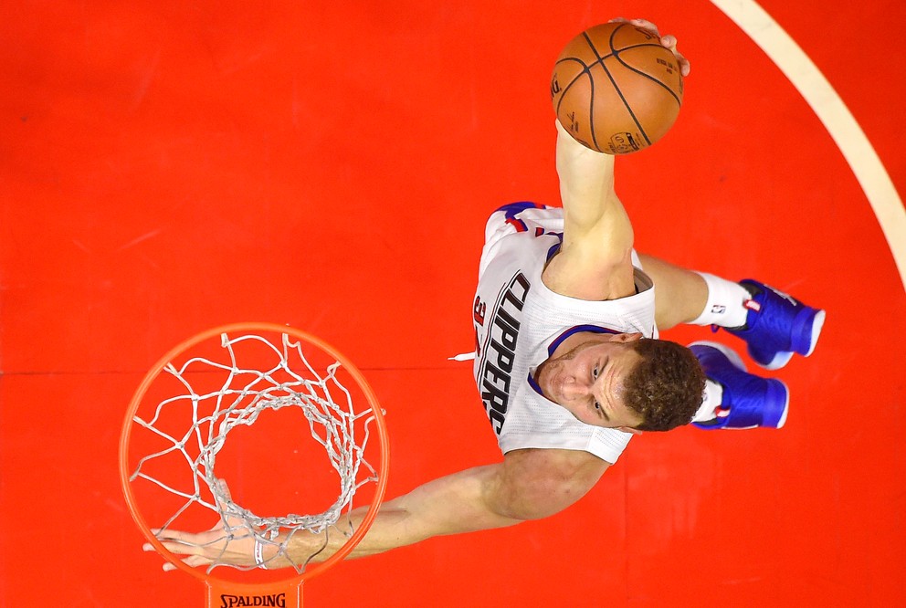 Na kôš zakončuje hviezda Los Angeles Clippers Blake Griffin.