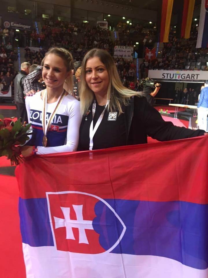 Nicole Frýbortová (vľavo).