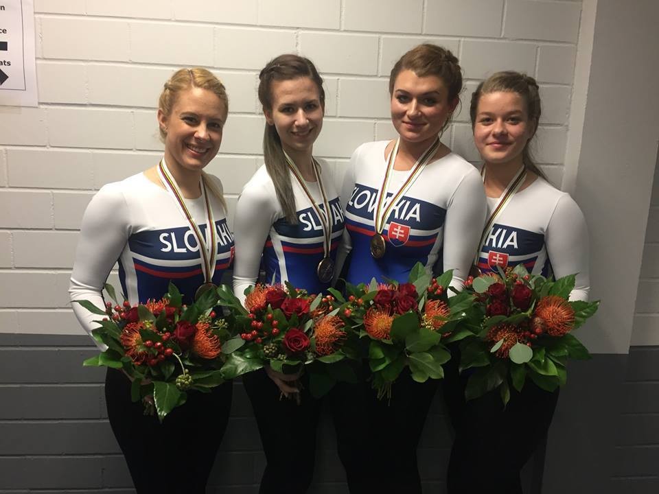 Alica Vinczeová, Dóra Szabóová, Viktória Glofáková a Henriett Dominová.