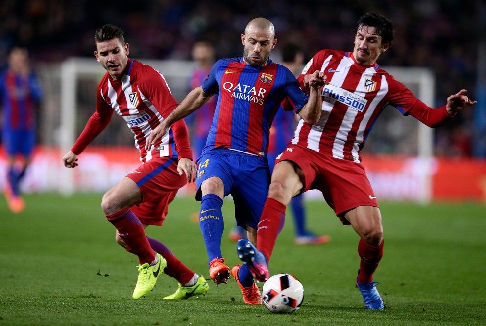 Argentínsky futbalista Javier Mascherano v drese Barcelony.