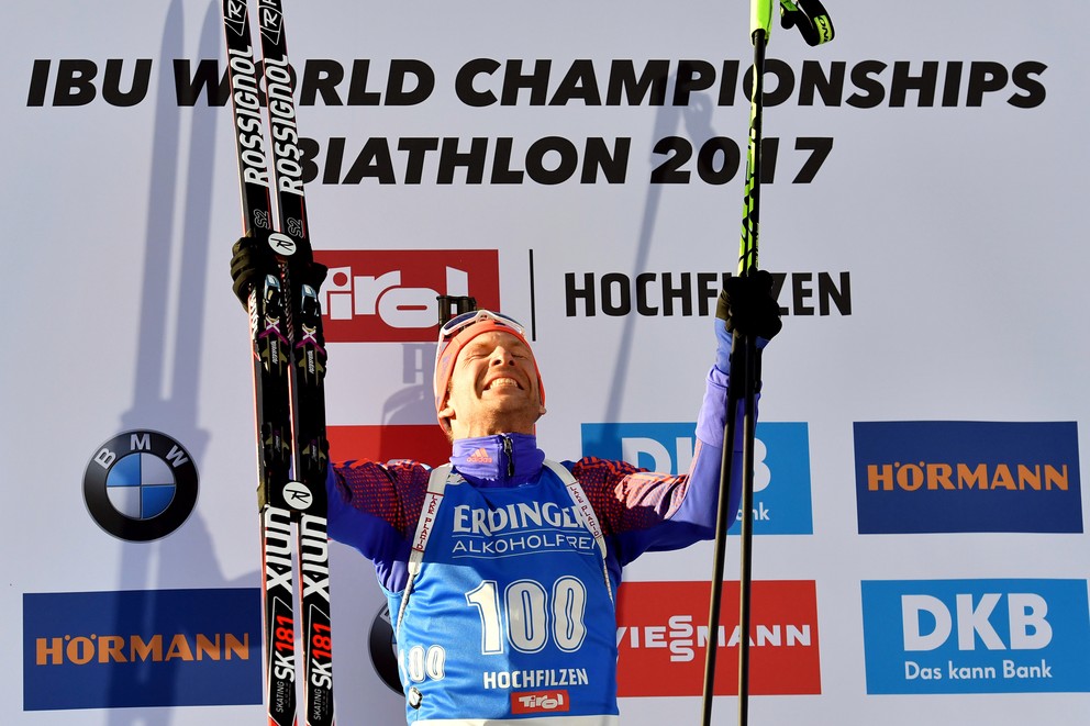 Lowell Bailey sa teší zo zisku zlata.